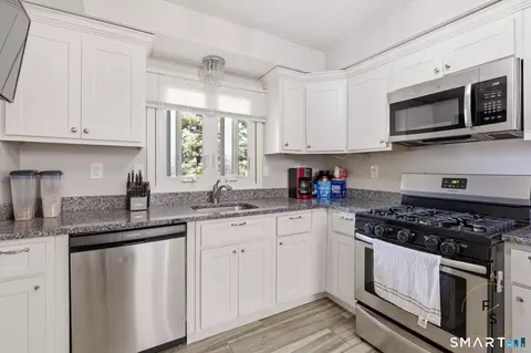 Kitchen - 5 David Dr #5, East Windsor, CT 06088 photo 2 of 2