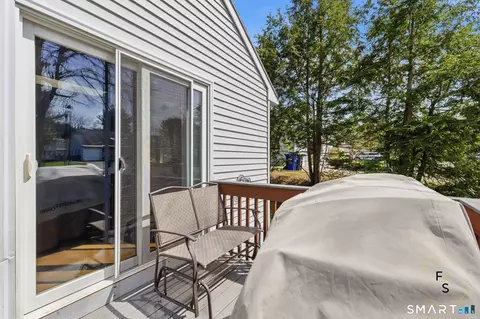 Exterior - 5 David Dr #5, East Windsor, CT 06088 photo 3 of 4