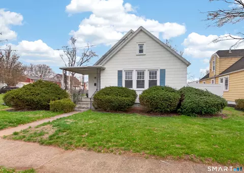 65 Elm St, East Haven, CT 06512