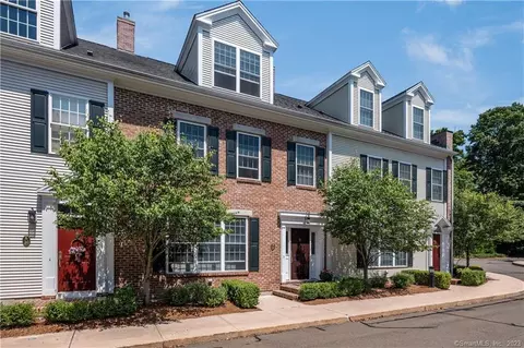 21 Evarts Ln #21, Madison, CT 06443