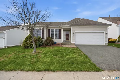 17 Heather Ln #17, Suffield, CT 06078