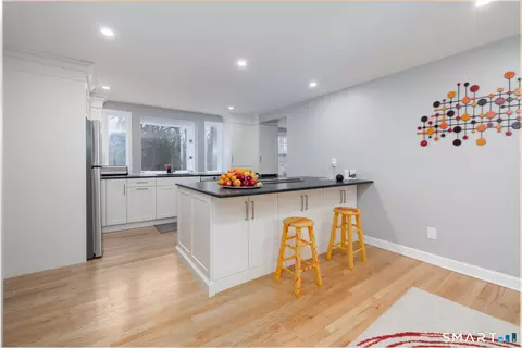 14 Giles St, Hamden, CT 06517