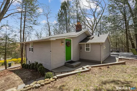 10 Capitol Dr, Newtown, CT 06482