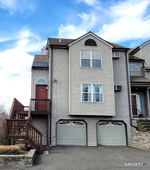 10 Taft Pointe Pointe #2, Waterbury, CT 06708