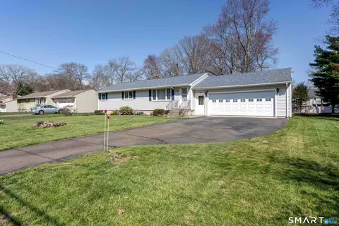 6 Red Brick Ln, North Haven, CT 06473