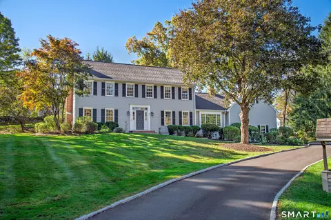 15 Schoolhouse Pl, Ridgefield, CT 06877