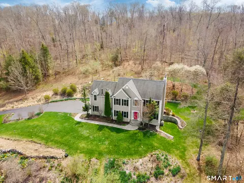 83 Valley Stream Ln, Southbury, CT 06488
