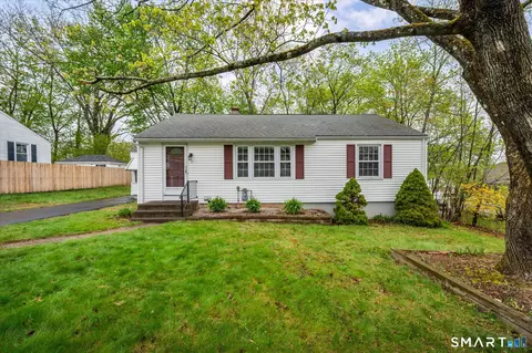 3 Elmwood Rd, Wallingford, CT 06492