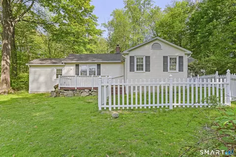 4 Topping Ln, Norwalk, CT 06854