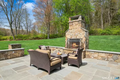 Exterior - 15 Silversmith Ln, Redding, CT 06896 photo 9 of 13