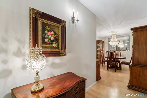 25 Forest St #6L, Stamford, CT 06901