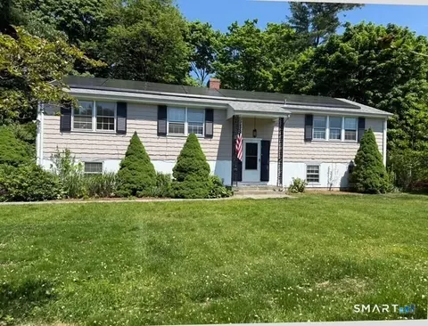 6 Lighthouse Ln, Norwalk, CT 06851