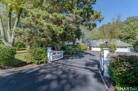 231 Roxbury Rd, Stamford, CT 06902