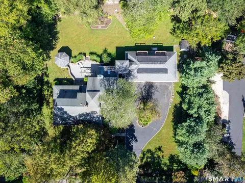 231 Roxbury Rd, Stamford, CT 06902