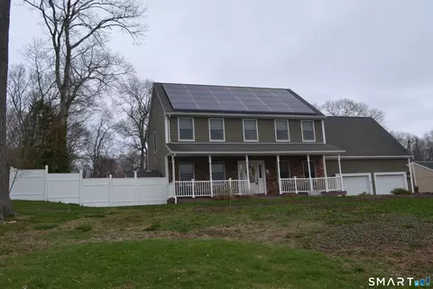 571 Old Colchester Rd, Uncasville, CT 06382