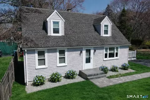 4 Anita Ave, Waterford, CT 06385