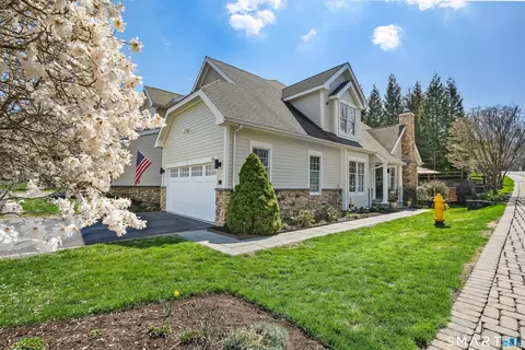 638 Danbury Rd #64, Ridgefield, CT 06877