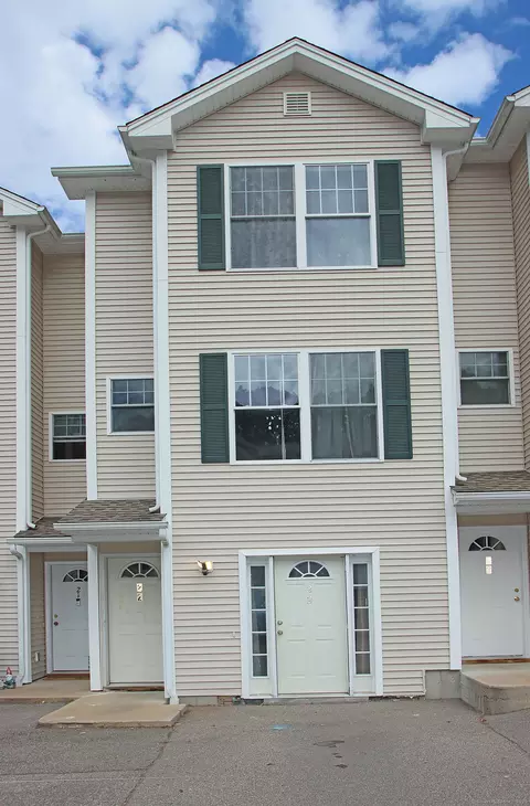 41 Palmer St #22, Norwich, CT 06360
