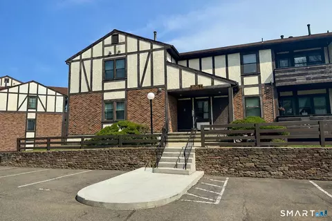 365 Mather St #61, Hamden, CT 06514