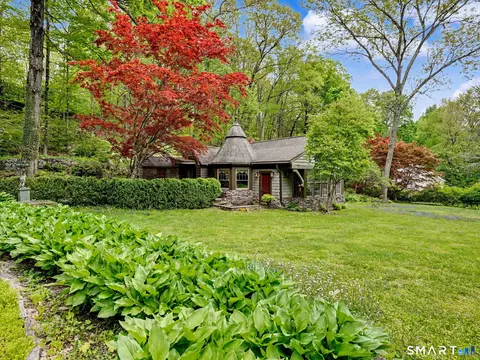 42 Cannondale Rd, Weston, CT 06883