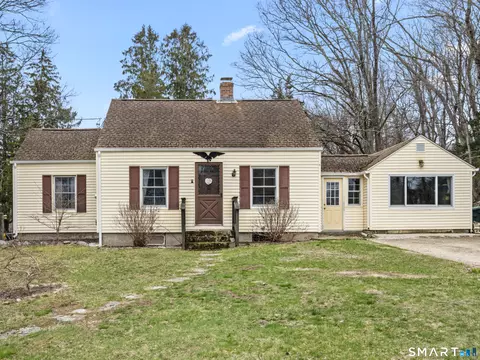 26 Field St, Pawcatuck, CT 06379