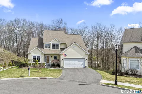 18 Spring Ridge Ct #18, Danbury, CT 06811