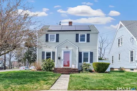 5 Charlton St, Stratford, CT 06614
