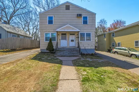 30 Lyndale St, Manchester, CT 06040