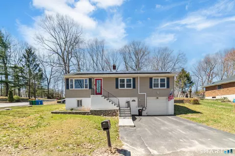 327 Lakeside Blvd W, Waterbury, CT 06708