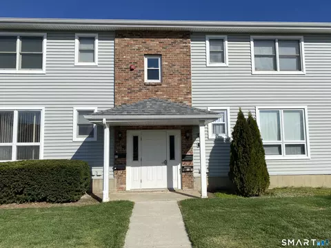 57 Carriage Path S, Milford, CT 06460