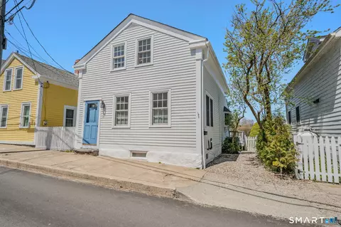 20 Diving St, Stonington, CT 06378