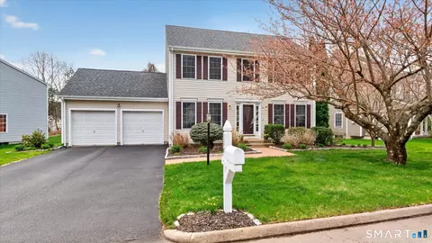 114 Fox Holw #114, Avon, CT 06001