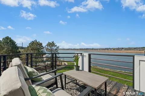 833 Popes Island Rd #833, Milford, CT 06461