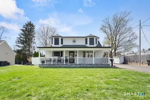 15 Corona Dr, Milford, CT 06460