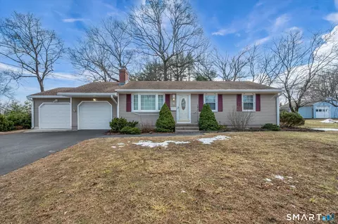 32 Gantley Rd, Windsor Locks, CT 06096
