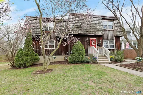 685 Knapps Hwy, Fairfield, CT 06824