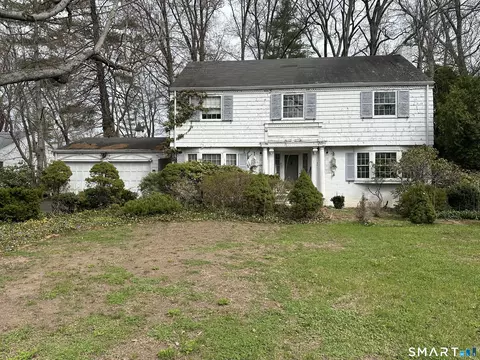58 Pilgrim Rd, West Hartford, CT 06117