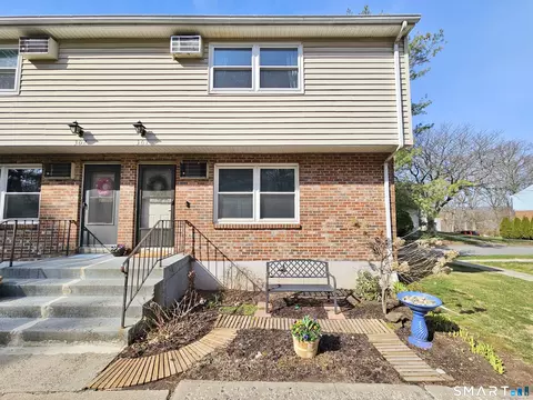 107 Blackstone Vlg #107, Meriden, CT 06450