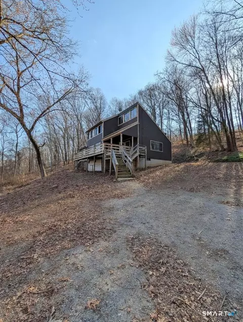 Exterior - 24 Chestnut Hill Rd, Sandy Hook, CT 06482 photo 5 of 5