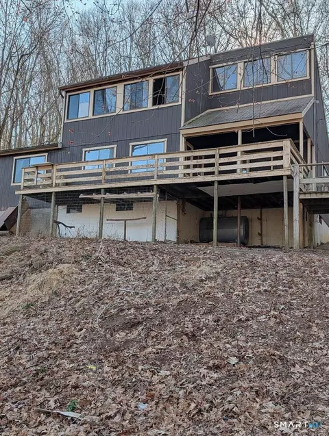 24 Chestnut Hill Rd, Sandy Hook, CT 06482