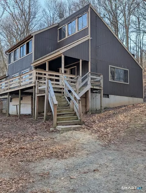 Exterior - 24 Chestnut Hill Rd, Sandy Hook, CT 06482 photo 1 of 5