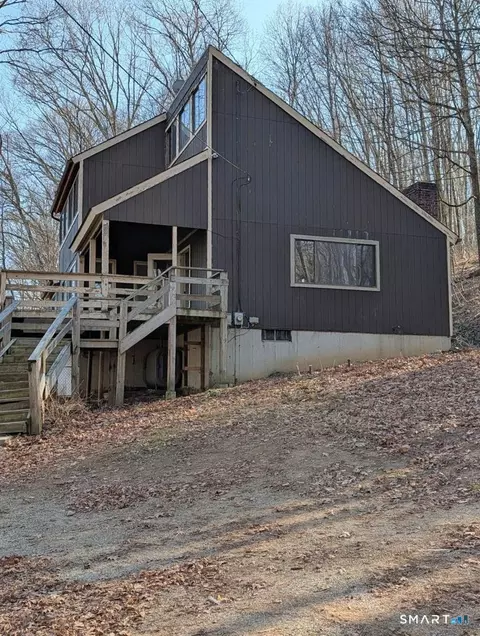 Exterior - 24 Chestnut Hill Rd, Sandy Hook, CT 06482 photo 2 of 5