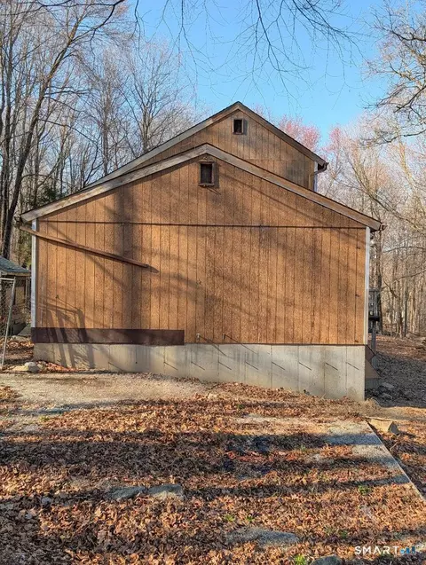 Exterior - 24 Chestnut Hill Rd, Sandy Hook, CT 06482 photo 3 of 5
