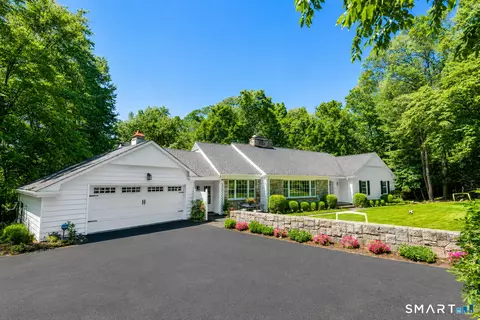 67 Wesgate Dr, Stamford, CT 06902