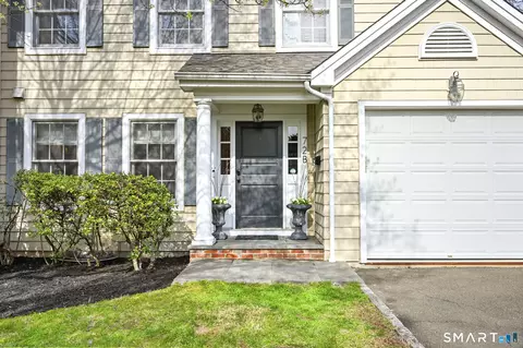 72 Summer St #B, New Canaan, CT 06840