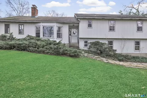 16 Mountain Rd, Wilton, CT 06897