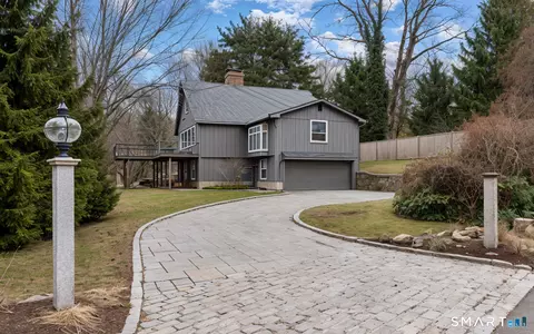 34 Squaw Brook Rd, Branford, CT 06405