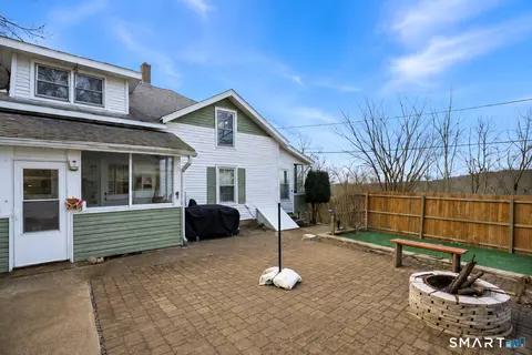 17 Spruce St, Vernon, CT 06066