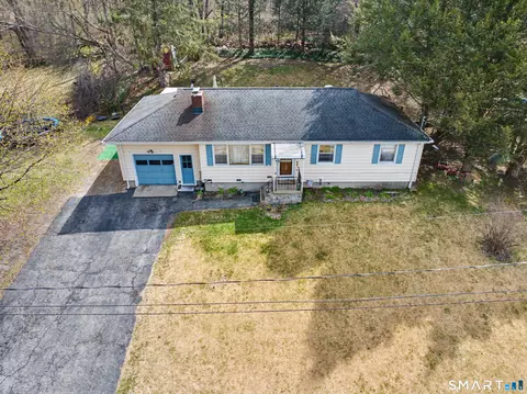 11 Clearview Dr, New Milford, CT 06776