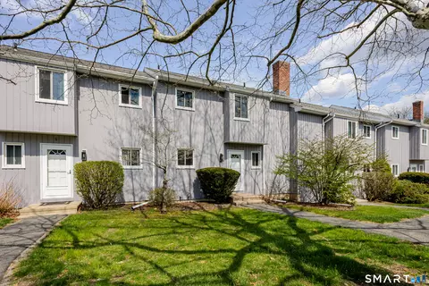 10 Monika Ln #10, Brookfield, CT 06804